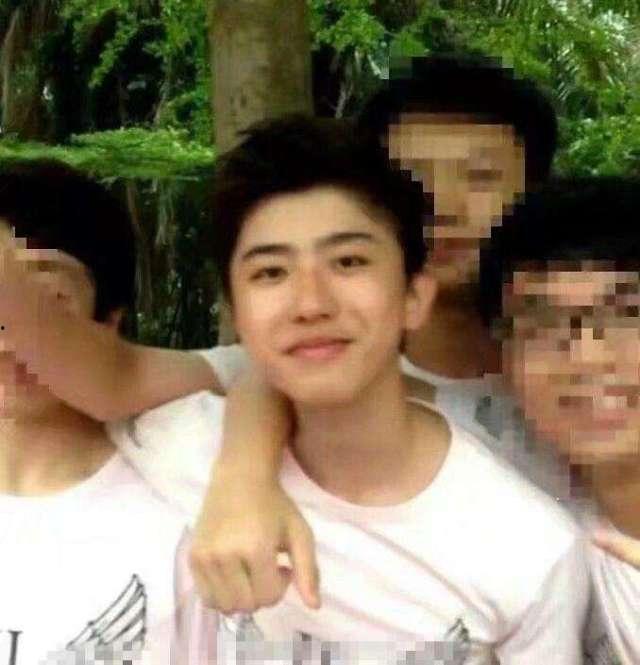 蔡徐坤小时候照片,揭秘蔡徐坤小时候的可爱瞬间