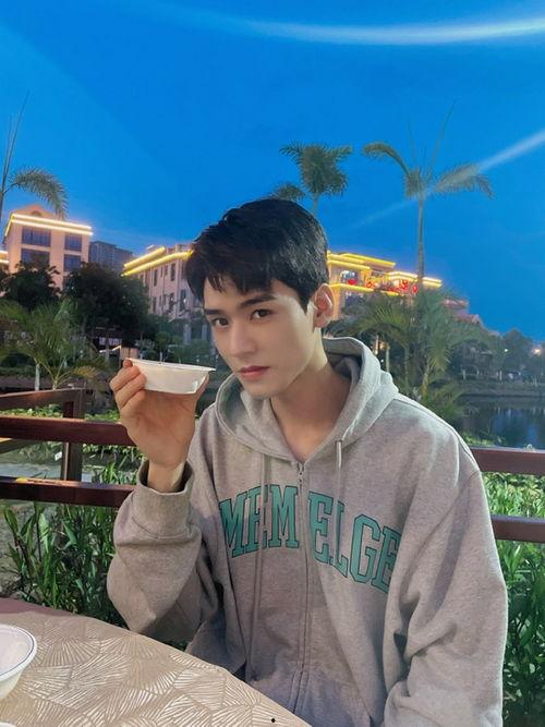 卓享瑜以前的照片,时光流转，青春记忆里的美丽瞬间